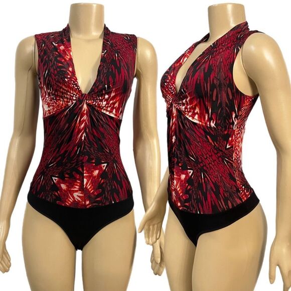 NWT Bebe Print knit front V neck Sleeveless bodysuit Red multicolor Xsmall - Picture 1 of 2
